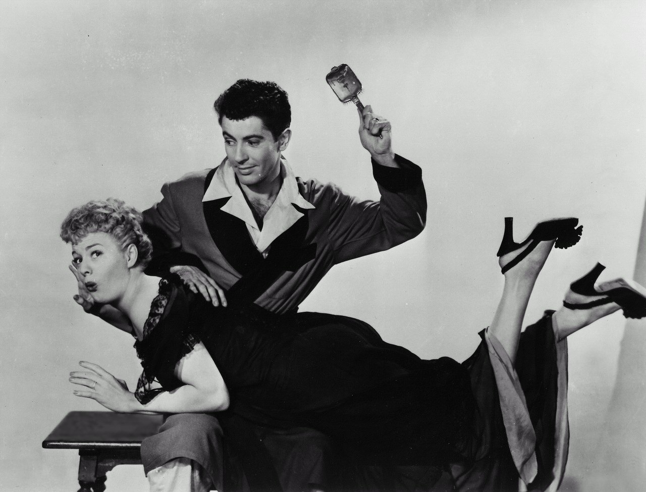 shelley winters and farley granger.jpg