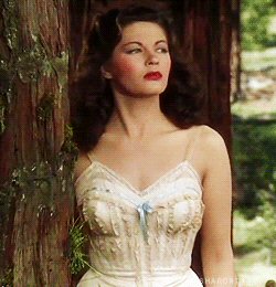 Yvonne Decarlo 3.jpg