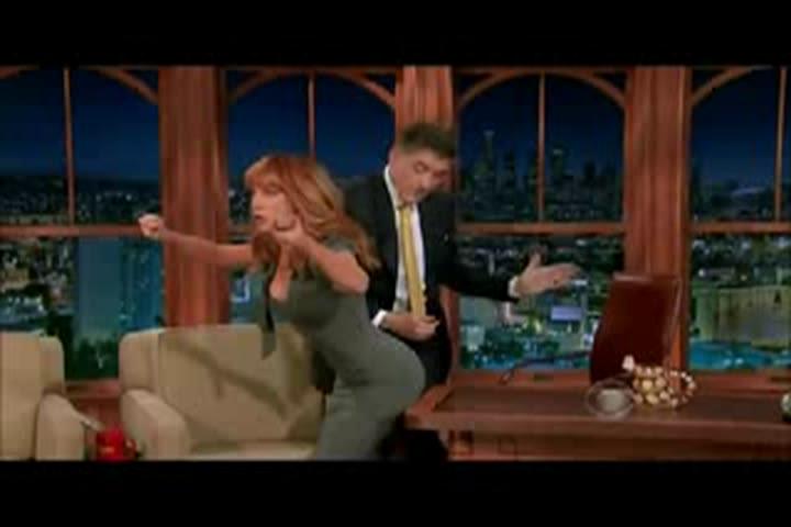 kathy_griffin_sticks_her_ass_out_for_spanking