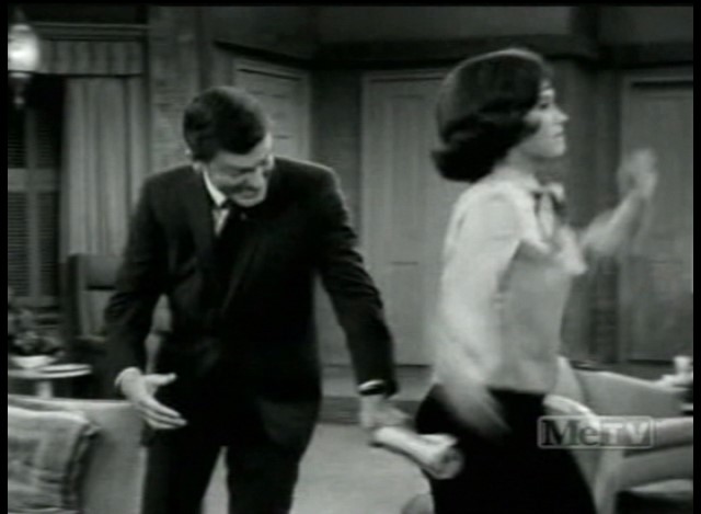 dick van dyke spanks mary tyler moore with a magazine